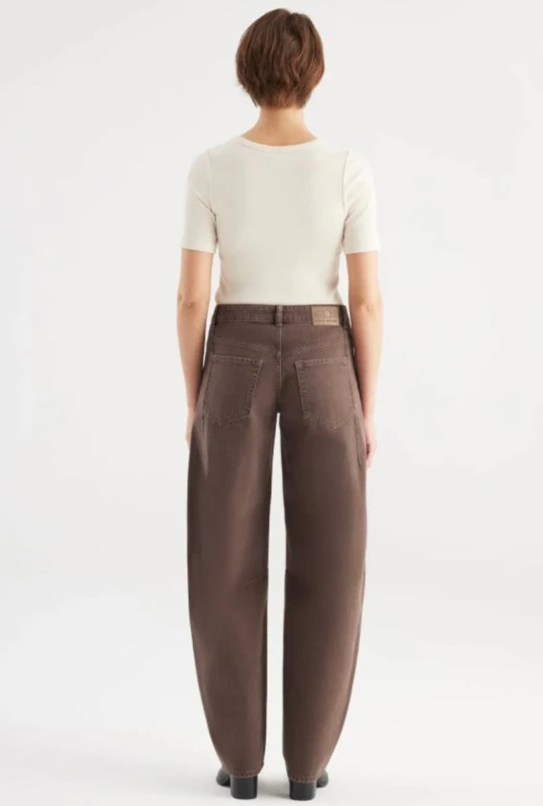 Cup of Joe denim Clara barrel leg jeans - Mocha