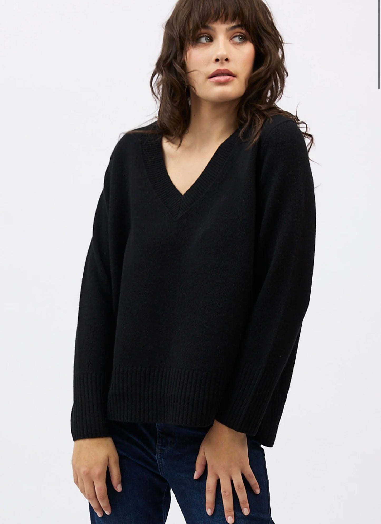 Mia Fratino Aurelia Vee neck cashmere jumper