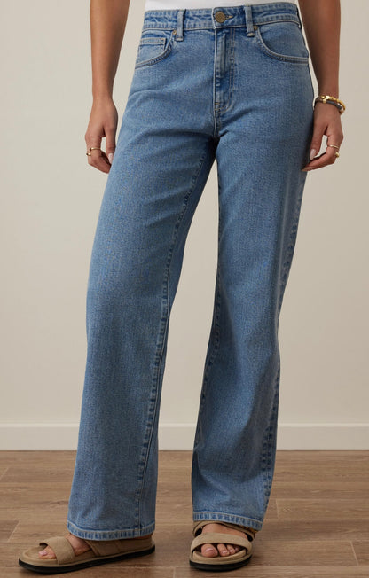 Sydney Straight Leg Jean