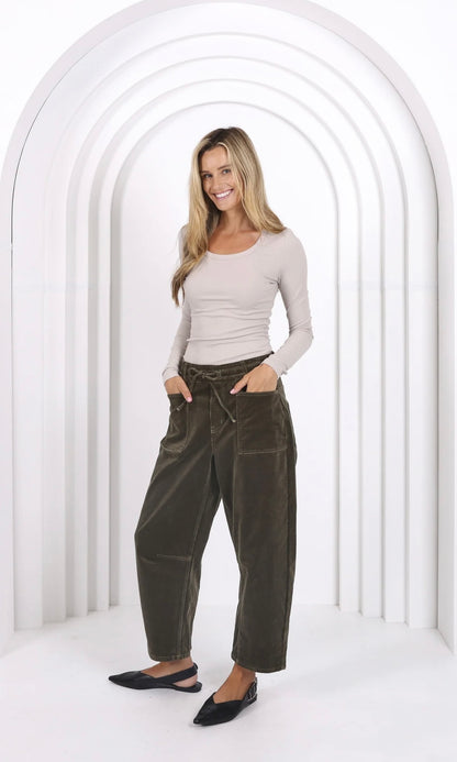 Leo barrel cord jeans Forrest Moss