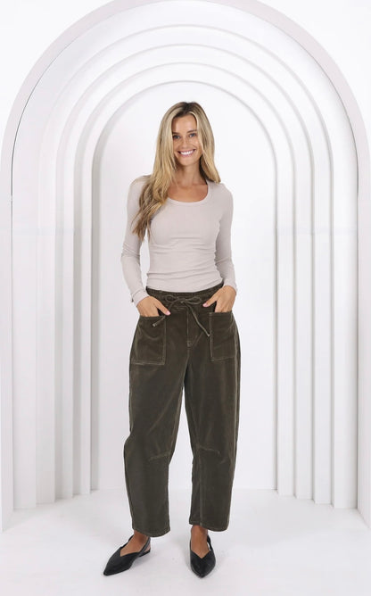Leo barrel cord jeans Forrest Moss