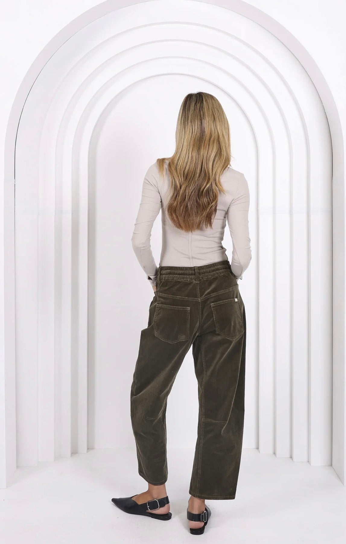 Leo barrel cord jeans Forrest Moss