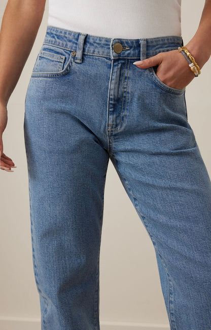 Sydney Straight Leg Jean