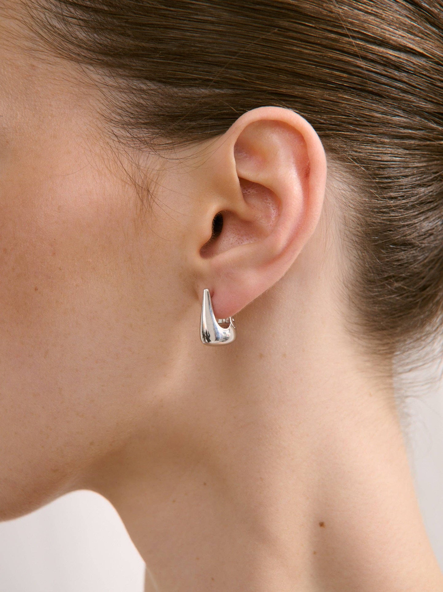 L&S Capri Everyday Hoop Earrings in Silver